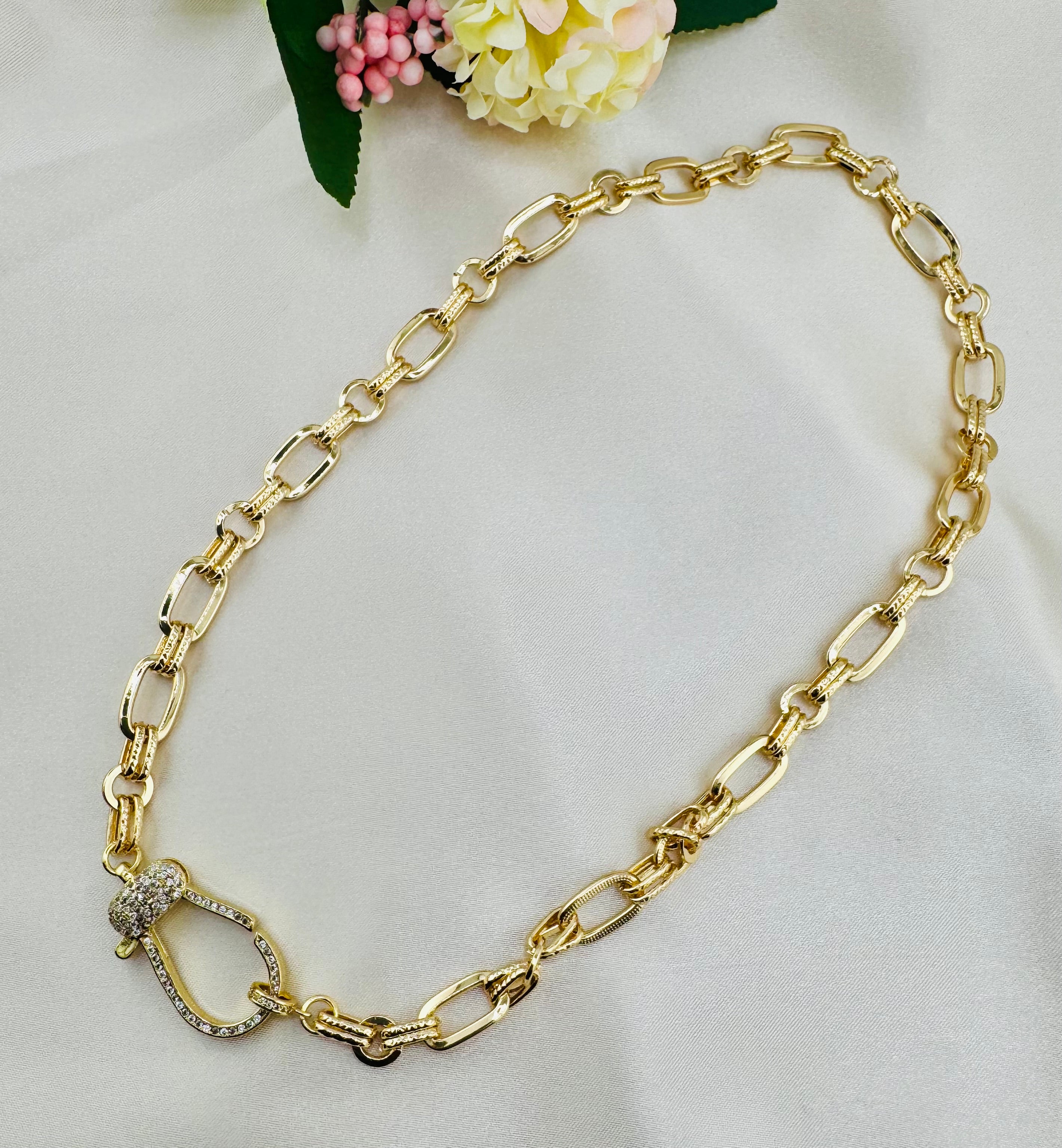 Celestial Star Necklace – Vintage-Inspired Shine with a Cosmic Touch | NOA