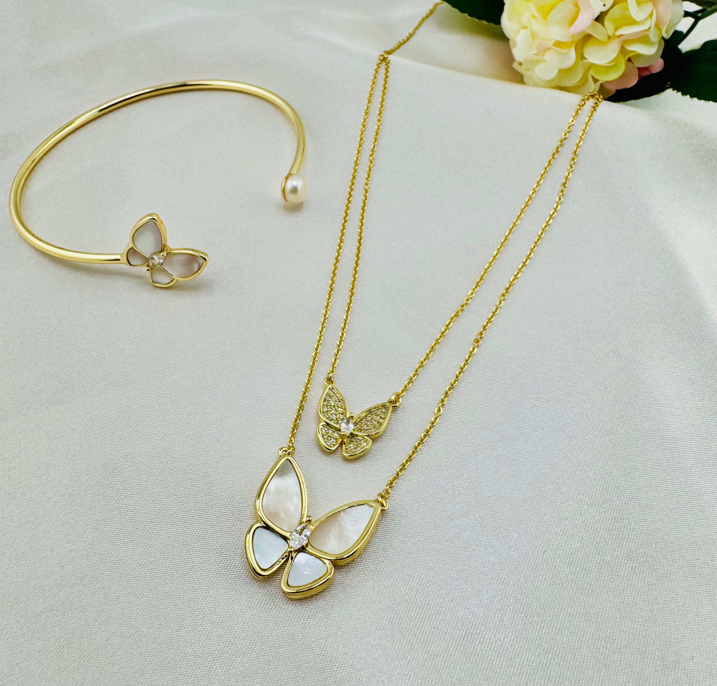 Butterfly Dreams Necklace – Graceful Shine in Gold or Silver | NOA