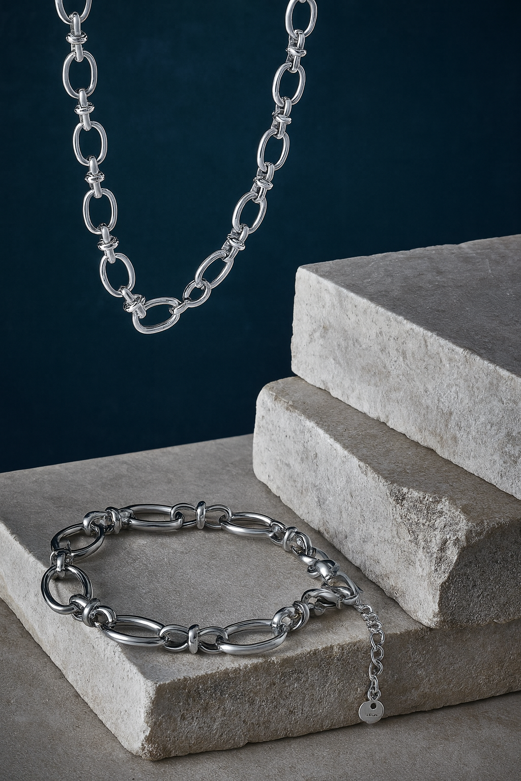 NOA Trend Geometric Necklace Set