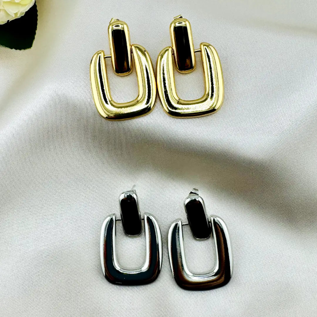 Geometric Oval Earrings – 18K Gold Plated Elegance