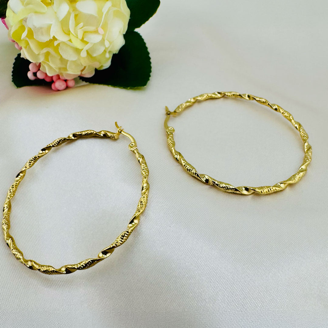 NOA's Titanium Steel Round Minimalist Hoop Earrings – 18K Gold Plated