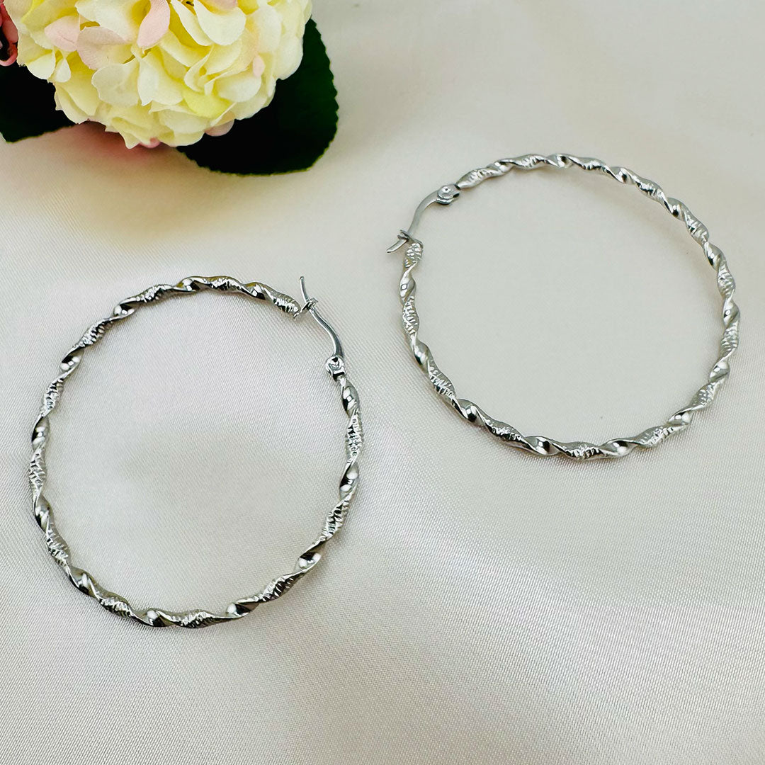 NOA's Titanium Steel Round Minimalist Hoop Earrings – 18K Gold Plated